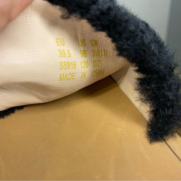 STUART WEITZMAN CAMMY SHEARLING SLIDES - Picture 7 of 9